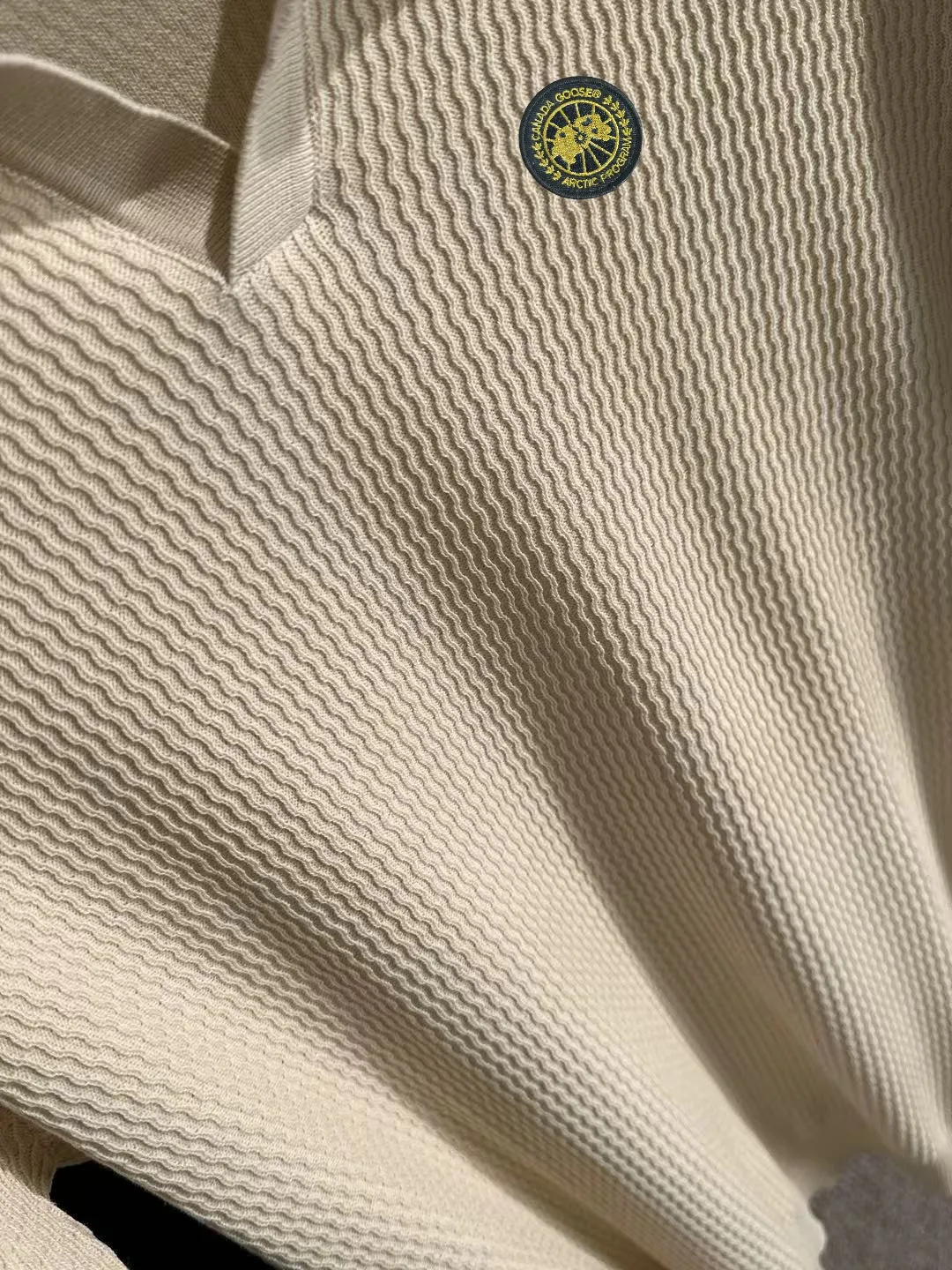 Next day shipment P300 High quality Big Goose 2025 new summer men's lapel short-sleeved knitted fabric Made of combed cotton yarn knitted cotton fabric, pure cotton high-weight special yarn, it feels full of weight when weighed, and the upper body is more textured than ordinary knitted fabrics. This texture can cope with the weather. Perfectly produced stitch by stitch according to the original version! Show nobility. Sizes: M to 3XL